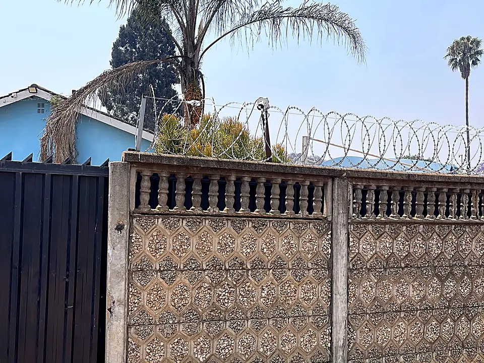 Razor wire installed by CSO in Eastlea, Harare